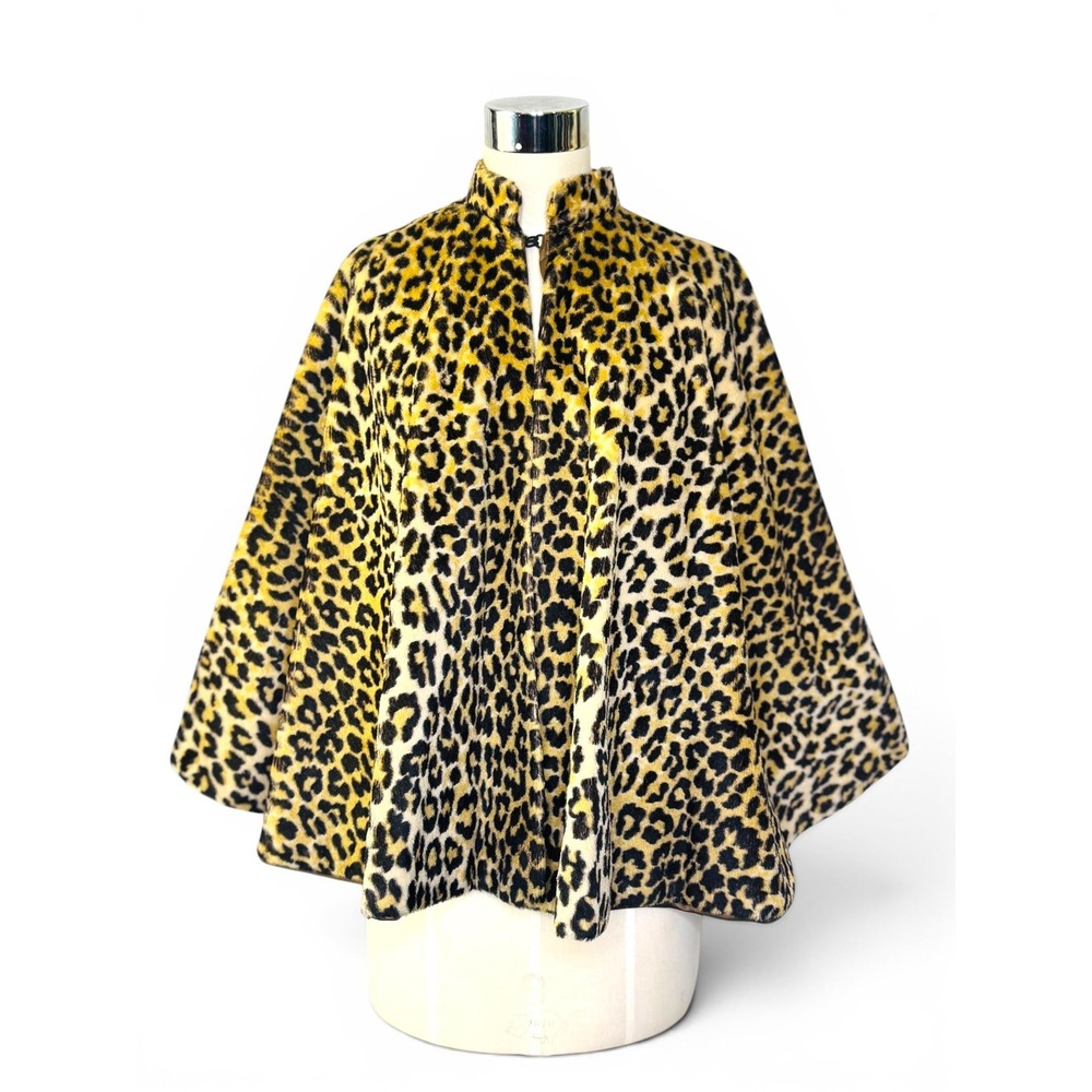 Vintage 1960s Leopard Animal Print Print Statement Cape